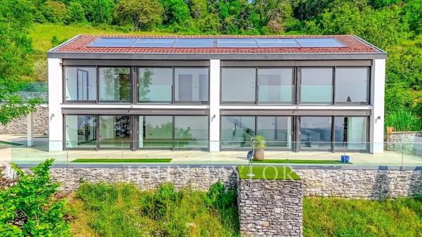 Opportunité à saisir ! Villa d'exception avec vue époustouflante sur le lac et les Dents du Midi 5