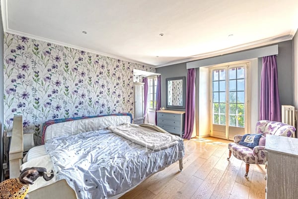 Maison offrant 600m2 au coeur de St-Légier 9