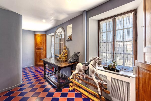 Maison offrant 600m2 au coeur de St-Légier 4