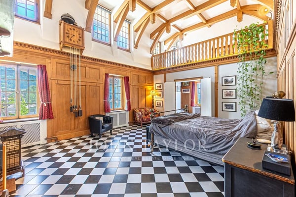 Maison offrant 600m2 au coeur de St-Légier 8