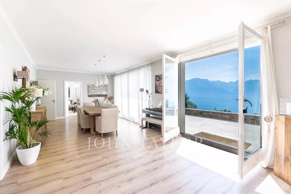 SPECTACULAIRE! Propriété avec piscine et vue panoramique 8