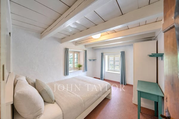 Ferme de 370m2 habitables avec piscine 10