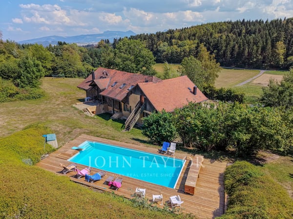 Ferme de 370m2 habitables avec piscine 1