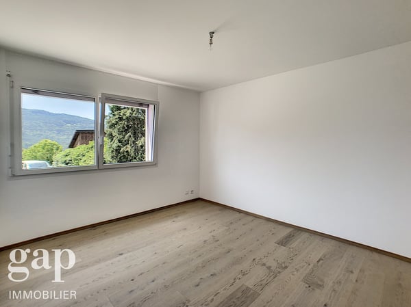 Villa spacieuse de 5.5 pièces à louer à Attalens 4