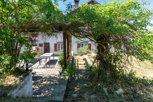 Maison individuelle à rénover à Surpierre 13
