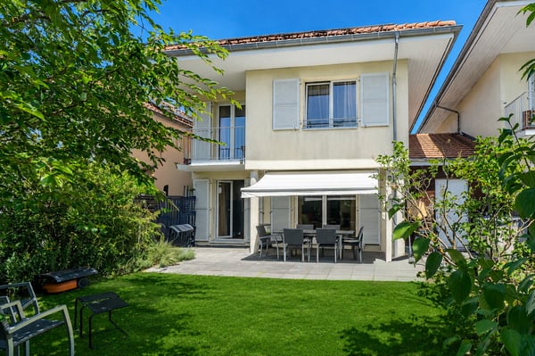 Jolie villa jumelée par les garages à Epalinges 12