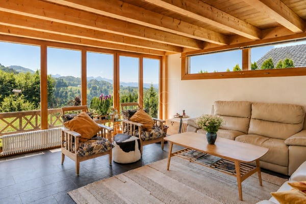 Beau châlet contemporain avec vue panoramique à Châtel-St-Denis 3