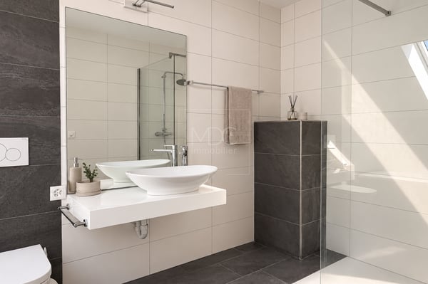 Villa individuelle contemporaine avec vue dégagée à Villeneuve (FR) 10