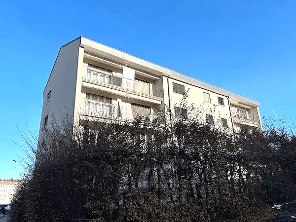 Appartement de 5.5 pièces dans un immeuble entièrement rénové au 2e étage avec balcon 2