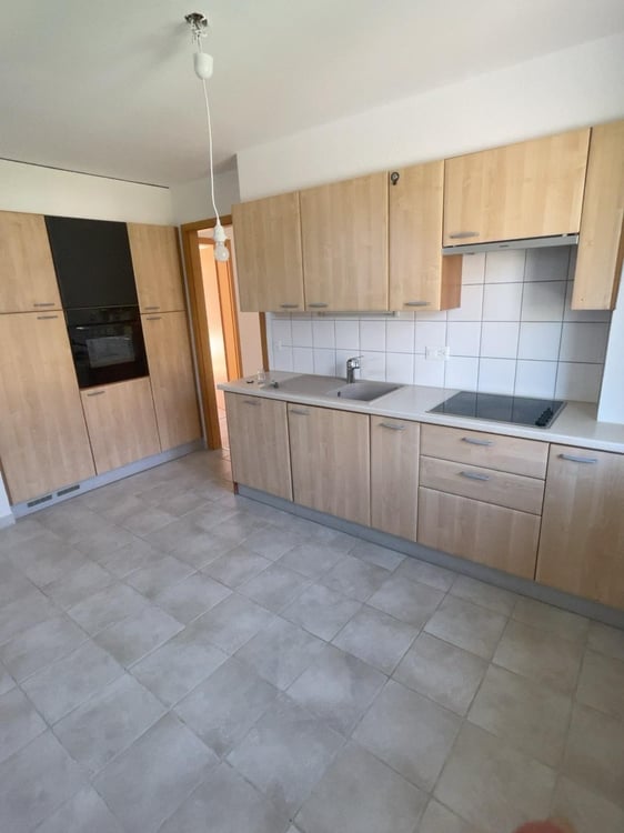A louer à Avenches - Charmant 3.5 pièces lumineux avec grande terrasse et balcon. 2