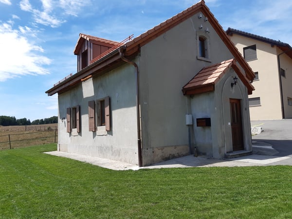 Lumineux appartement dans une maison individuelle atypique