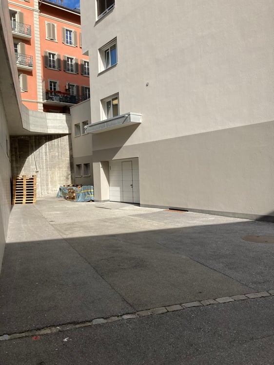 Local / dépôt situé en plein coeur de Fribourg, facilement accessible 2