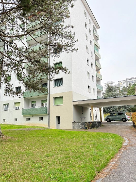 Appartement de 4 pièces avec balcon à Fribourg 2