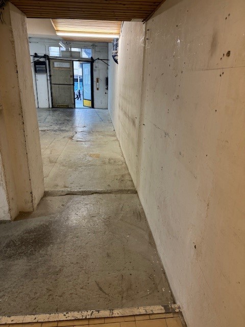 Local commercial avec dépôt à louer – Montreux, Rue de la Rouvenettaz 3 2
