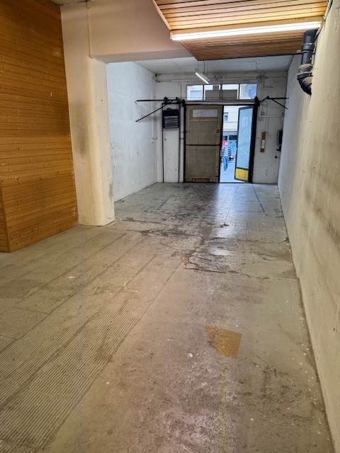 Local commercial avec dépôt à louer – Montreux, Rue de la Rouvenettaz 3 4