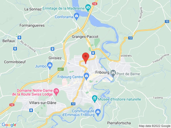 Place de parc avec borne de recharge dans le quartier du Jura/Fribourg 3