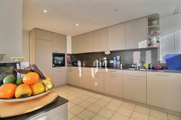 Superbe appartement familial de 160 m² au 6e étage à Fribourg 9