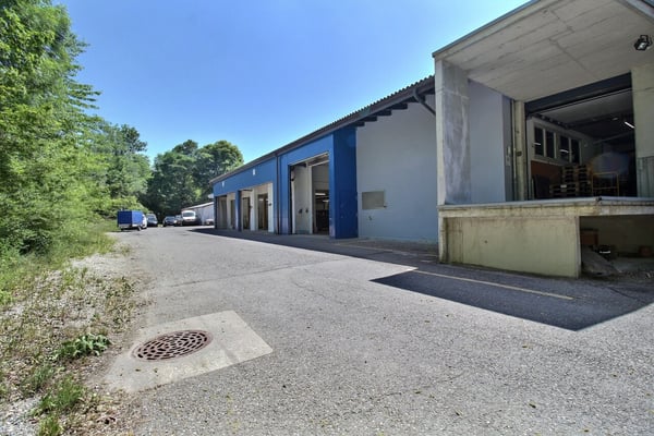 Bâtiment Industriel avec bureaux et appartements 3