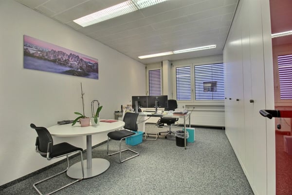 Bureaux avec archives et places de parc 8