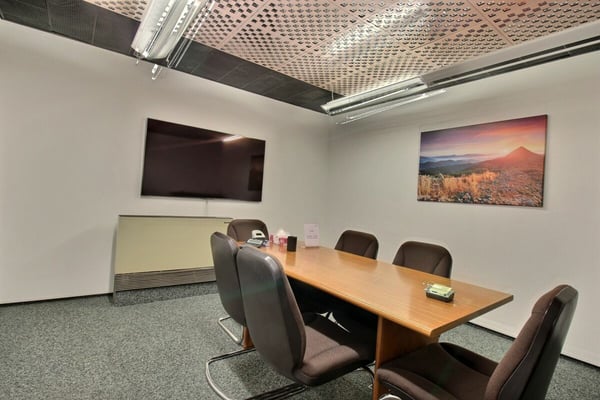 Bureaux avec archives et places de parc 5
