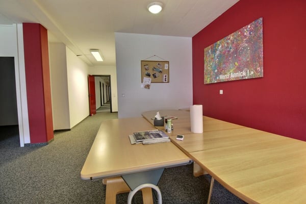 Bureaux avec archives et places de parc 21