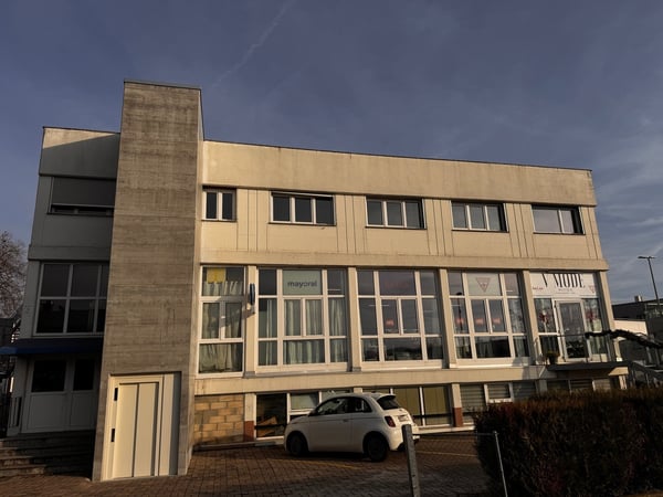 Yverdon-les-Bains, à louer, surface commerciale de 240 m2 + terrasse 1