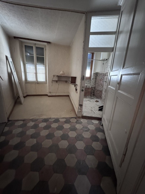 Moudon, à vendre, bâtiment à rénover, 4 étages de 70 m2, centre ville 7