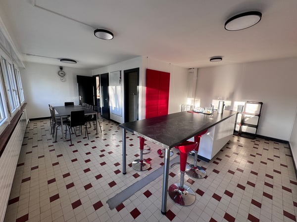 Granges-Marnand, à louer, bureaux et dépôts de 408 m2 12