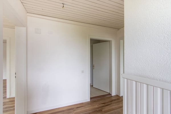 Schöne 3-Zimmer-Wohnung in Meyriez - im 1. Obergeschoss mit Laube 6