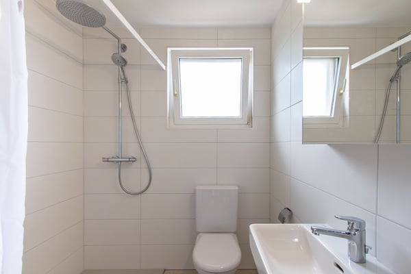 Schöne 3-Zimmer-Wohnung in Meyriez - im 1. Obergeschoss mit Laube 9