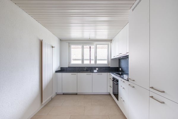 Schöne 3-Zimmer-Wohnung in Meyriez - im 1. Obergeschoss mit Laube 8