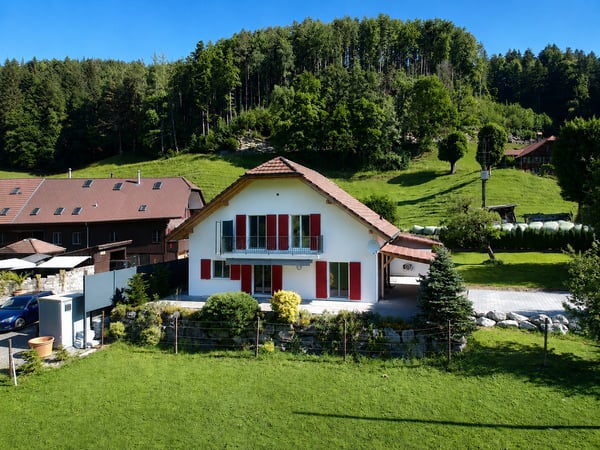 5.5-ZIMMER EINFAMILIENHAUS MIT UNVERBAUBARER AUSSICHT INS GRÜNE 1