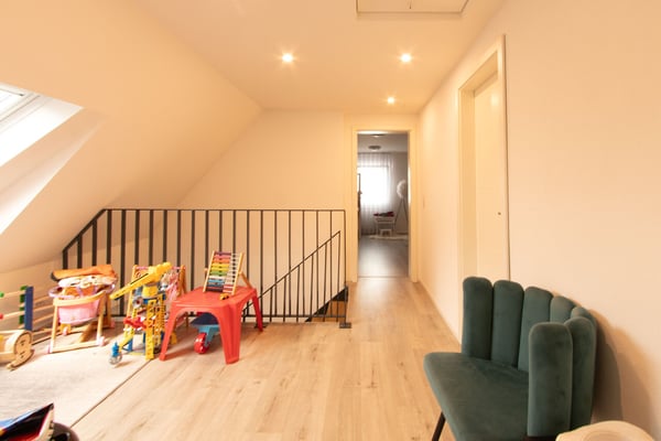Grosszügige 5.5-Zimmer-Duplexwohnung an ruhiger Lage in Gurmels 8