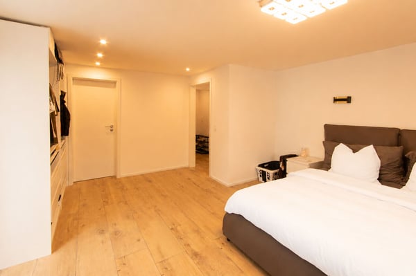 Grosszügige 5.5-Zimmer-Duplexwohnung an ruhiger Lage in Gurmels 6