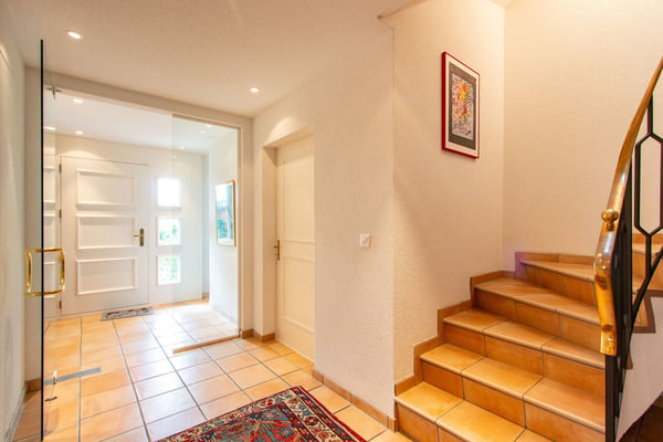 Exklusive Villa mit See- und Alpensicht sowie Pooloase 8