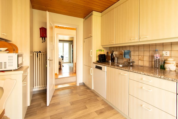 Charmante 3.5-Zimmer-Wohnung mit Seesicht in Meyriez 8