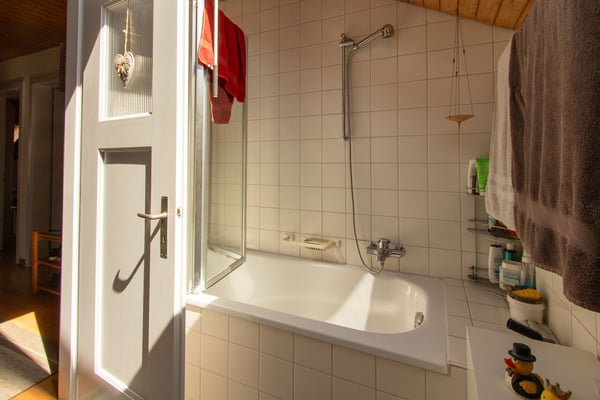 Charmante 3.5-Zimmer-Wohnung mit Seesicht in Meyriez 10