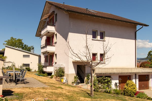 Charmante 3.5-Zimmer-Wohnung mit Seesicht in Meyriez 12
