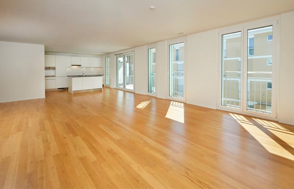Helle 4.5-Zimmer-Wohnung mit Balkon an zentraler Lage in Kerzers 2