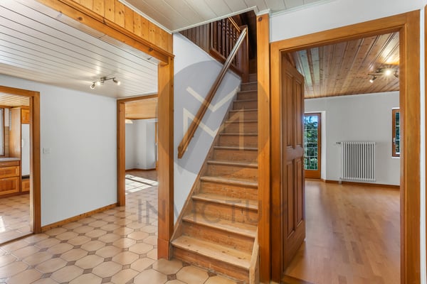 Spacieuse maison familiale 2.5 pièces de deux appartements aux Avants. 11
