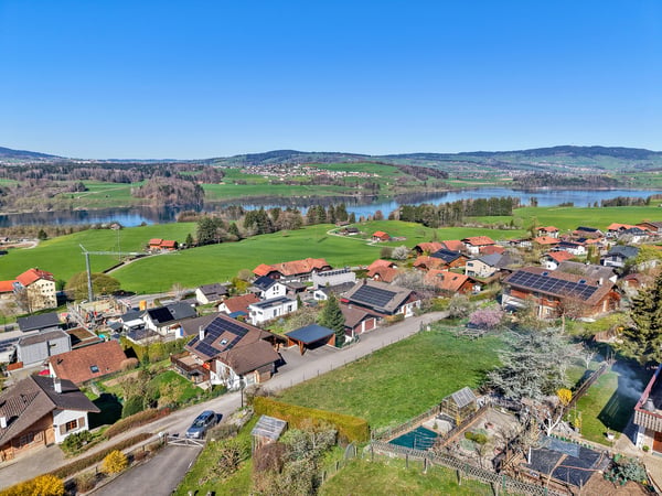 MAGNIFIQUE APPARTEMENT NEUF AVEC VUE LAC ET MONTAGNES À BOTTERENS 2