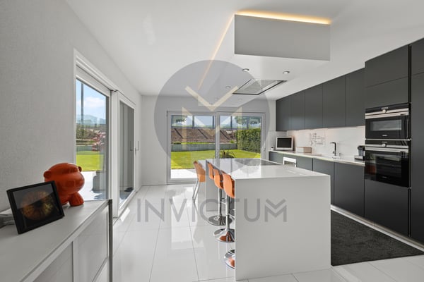 Villa contemporaine d'exception avec terrasse et jardin 7
