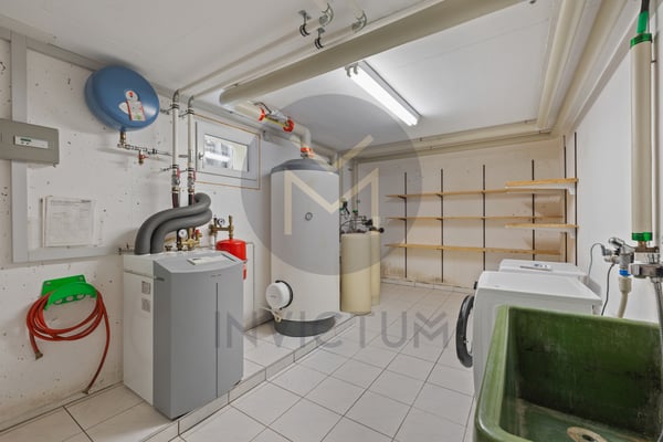 Belle propriété de 8 pièces avec studio indépendant au Mouret 13