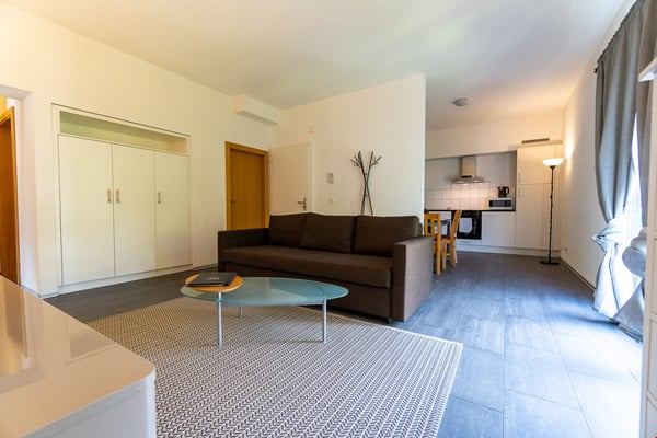 Appartement Deluxe Meublé – 2 Chambres avec Services Hôteliers 1