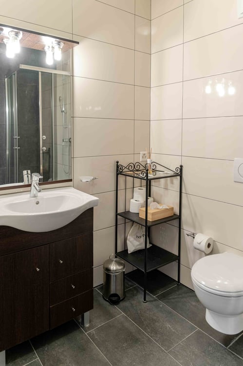 Studio Deluxe Meublé et Équipé – Avec Service hôtelier 11