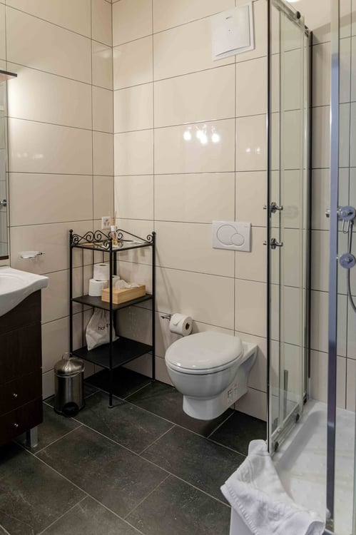 Studio Deluxe Meublé et Équipé – Avec Service hôtelier 10