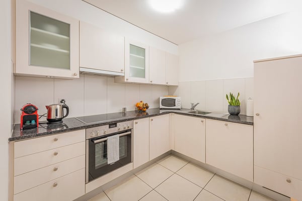 Appartement Modern 1 Chambre avec Services Hôteliers - Centre-Ville de Bulle 2