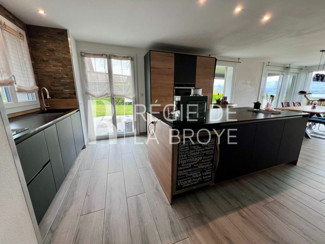 Belle villa individuelle de 4.5 pièces avec studio indépendant à Font