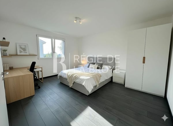 Appartement de 4.5 pièces avec grand balcon à Chabrey 10