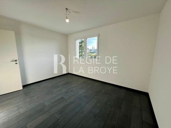 Appartement de 4.5 pièces avec grand balcon à Chabrey 13